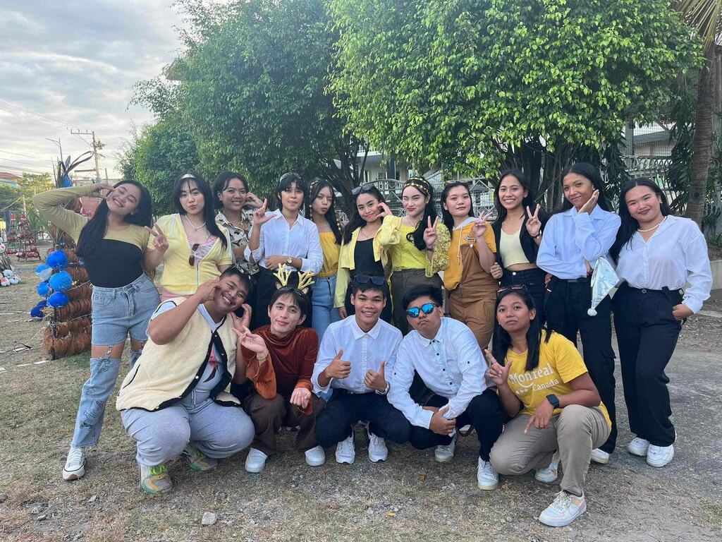 Welcome to Christmas (2)